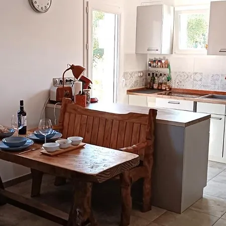 Holiday home Proche Pour 4 Pers